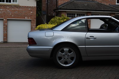 Lot 123 - 2001 Mercedes-Benz SL 320