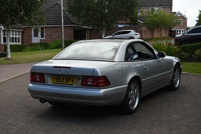 Lot 123 - 2001 Mercedes-Benz SL 320