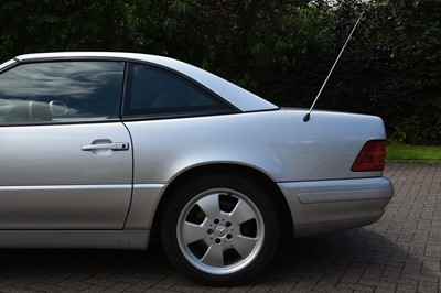 Lot 123 - 2001 Mercedes-Benz SL 320