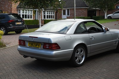 Lot 123 - 2001 Mercedes-Benz SL 320