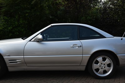 Lot 123 - 2001 Mercedes-Benz SL 320