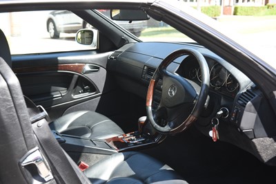 Lot 123 - 2001 Mercedes-Benz SL 320