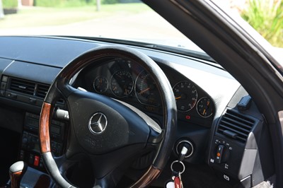 Lot 123 - 2001 Mercedes-Benz SL 320