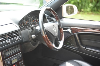 Lot 123 - 2001 Mercedes-Benz SL 320