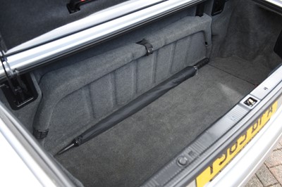 Lot 123 - 2001 Mercedes-Benz SL 320