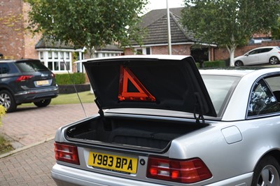 Lot 123 - 2001 Mercedes-Benz SL 320