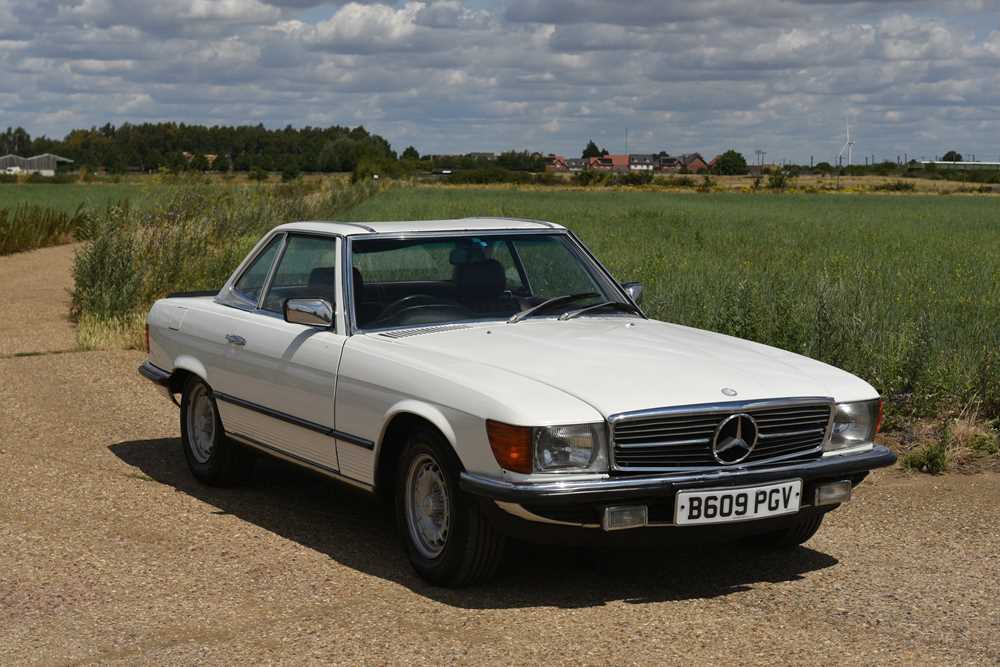 Lot 125 - 1984 Mercedes-Benz 500 SL