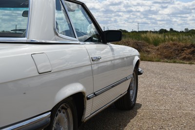 Lot 125 - 1984 Mercedes-Benz 500 SL