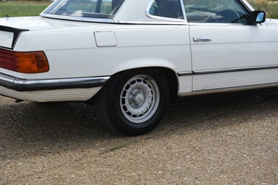 Lot 125 - 1984 Mercedes-Benz 500 SL