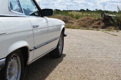 Lot 125 - 1984 Mercedes-Benz 500 SL