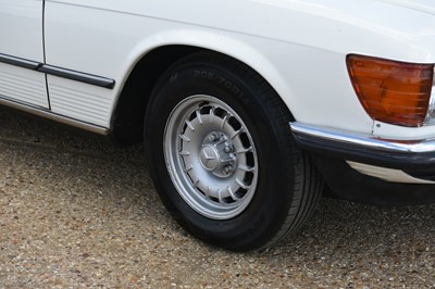 Lot 125 - 1984 Mercedes-Benz 500 SL