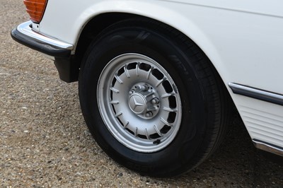 Lot 125 - 1984 Mercedes-Benz 500 SL