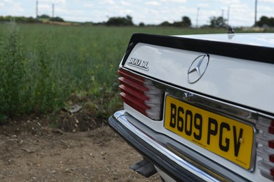 Lot 125 - 1984 Mercedes-Benz 500 SL