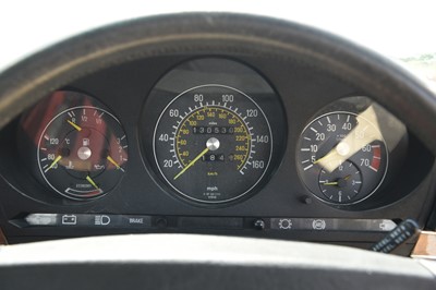 Lot 125 - 1984 Mercedes-Benz 500 SL