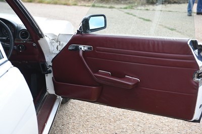 Lot 125 - 1984 Mercedes-Benz 500 SL