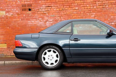 Lot 110 - 1996 Mercedes-Benz SL 320
