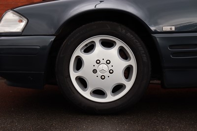 Lot 110 - 1996 Mercedes-Benz SL 320