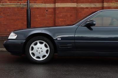 Lot 110 - 1996 Mercedes-Benz SL 320