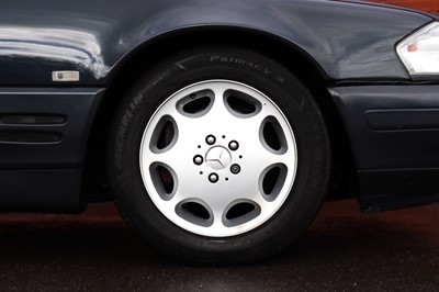 Lot 110 - 1996 Mercedes-Benz SL 320