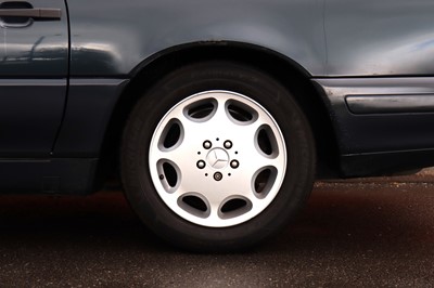 Lot 110 - 1996 Mercedes-Benz SL 320