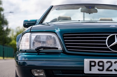 Lot 36 - 1996 Mercedes-Benz SL 320