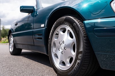 Lot 36 - 1996 Mercedes-Benz SL 320
