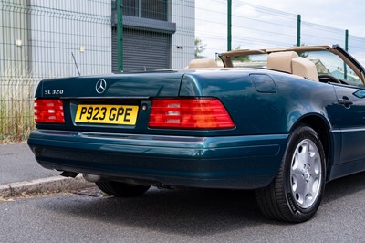 Lot 36 - 1996 Mercedes-Benz SL 320