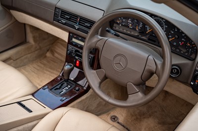 Lot 36 - 1996 Mercedes-Benz SL 320