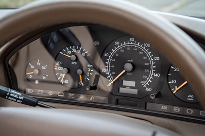 Lot 36 - 1996 Mercedes-Benz SL 320