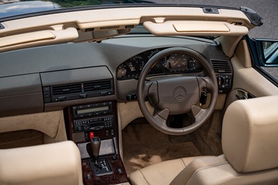 Lot 36 - 1996 Mercedes-Benz SL 320
