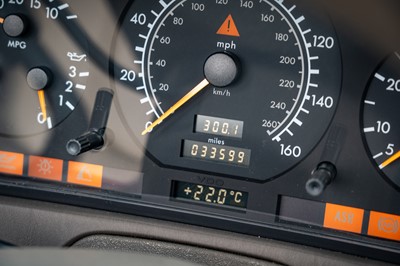 Lot 36 - 1996 Mercedes-Benz SL 320