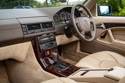 Lot 36 - 1996 Mercedes-Benz SL 320