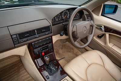 Lot 36 - 1996 Mercedes-Benz SL 320