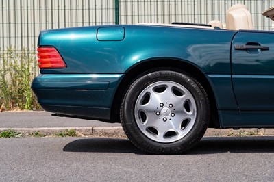 Lot 36 - 1996 Mercedes-Benz SL 320
