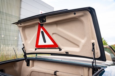 Lot 36 - 1996 Mercedes-Benz SL 320