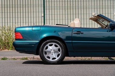 Lot 36 - 1996 Mercedes-Benz SL 320