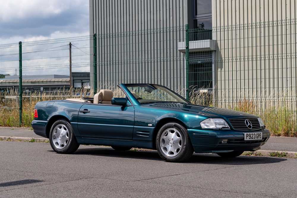 Lot 36 - 1996 Mercedes-Benz SL 320
