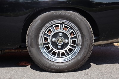 Lot 122 - 1974 MG B GT V8