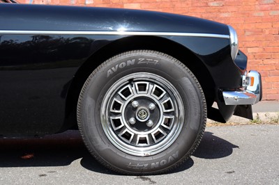 Lot 122 - 1974 MG B GT V8