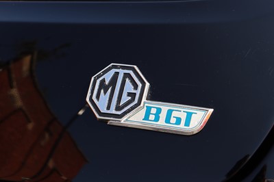 Lot 122 - 1974 MG B GT V8