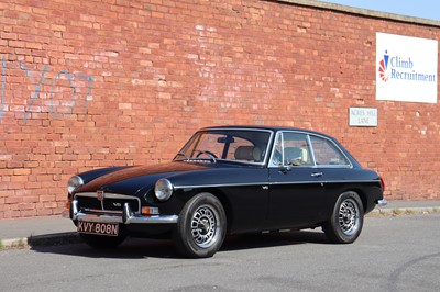Lot 122 - 1974 MG B GT V8