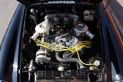 Lot 122 - 1974 MG B GT V8