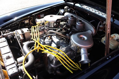 Lot 122 - 1974 MG B GT V8
