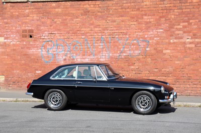 Lot 122 - 1974 MG B GT V8