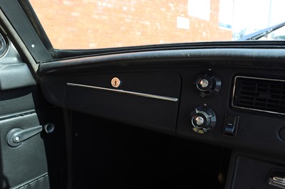 Lot 122 - 1974 MG B GT V8