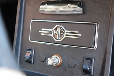 Lot 122 - 1974 MG B GT V8