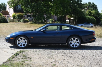 Lot 119 - 1999 Jaguar XK8 4.0 Coupe
