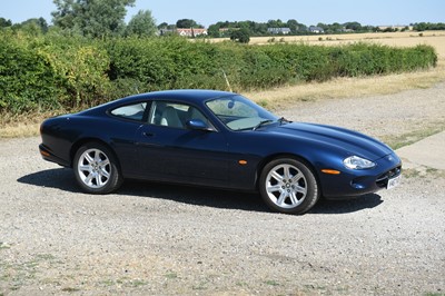 Lot 119 - 1999 Jaguar XK8 4.0 Coupe