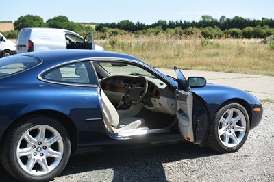 Lot 119 - 1999 Jaguar XK8 4.0 Coupe