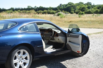 Lot 119 - 1999 Jaguar XK8 4.0 Coupe